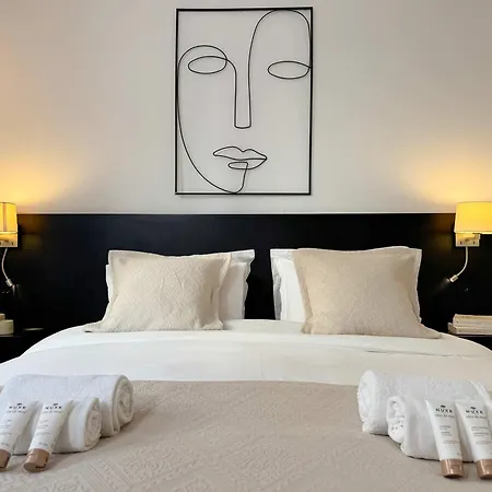 Luxembourg Garden Deluxe Flat