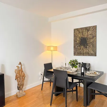 Luxembourg Garden Deluxe Flat Daire *